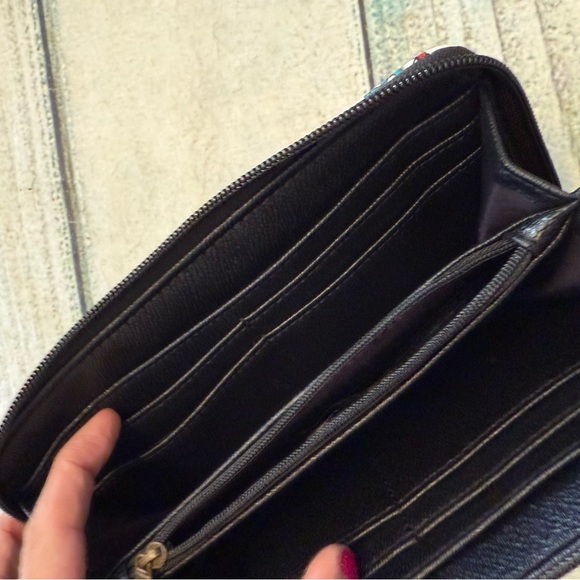 Super Cute! ♥️Hello Kitty Sanrio Art Tattoo Long zipper wallet. - Picture 8 of 12